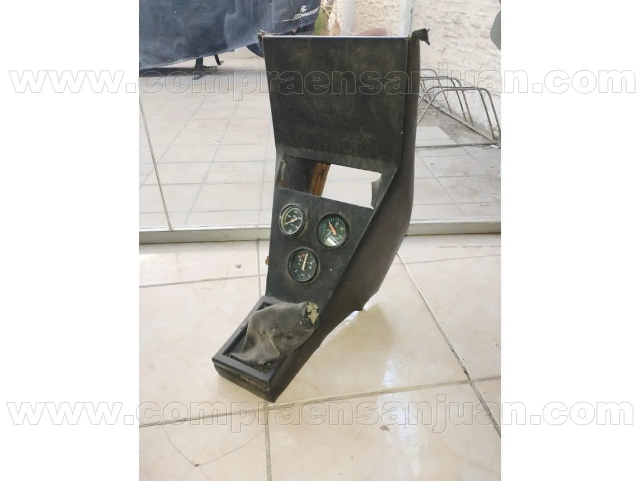 Consola Fiat 600