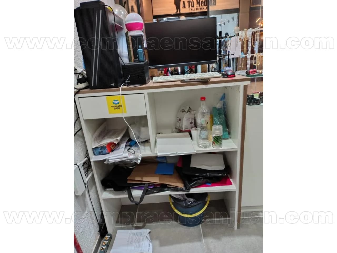 Mostrador De Atencion Mas Exhibidor De Productos Anexo