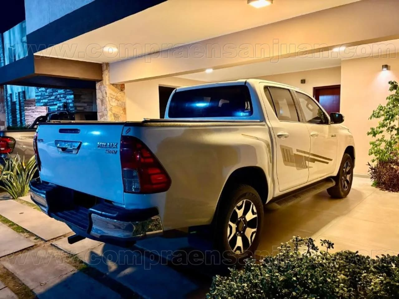 Toyota Hilux Srv 2.8 2017 4x2