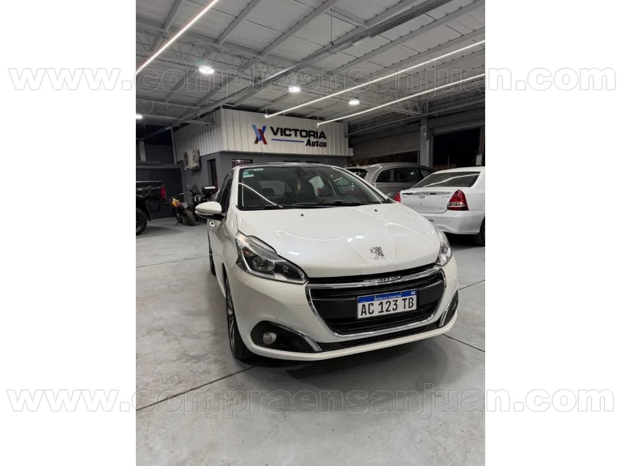 Peugeot 208 1.6 Feline Mt, 2018