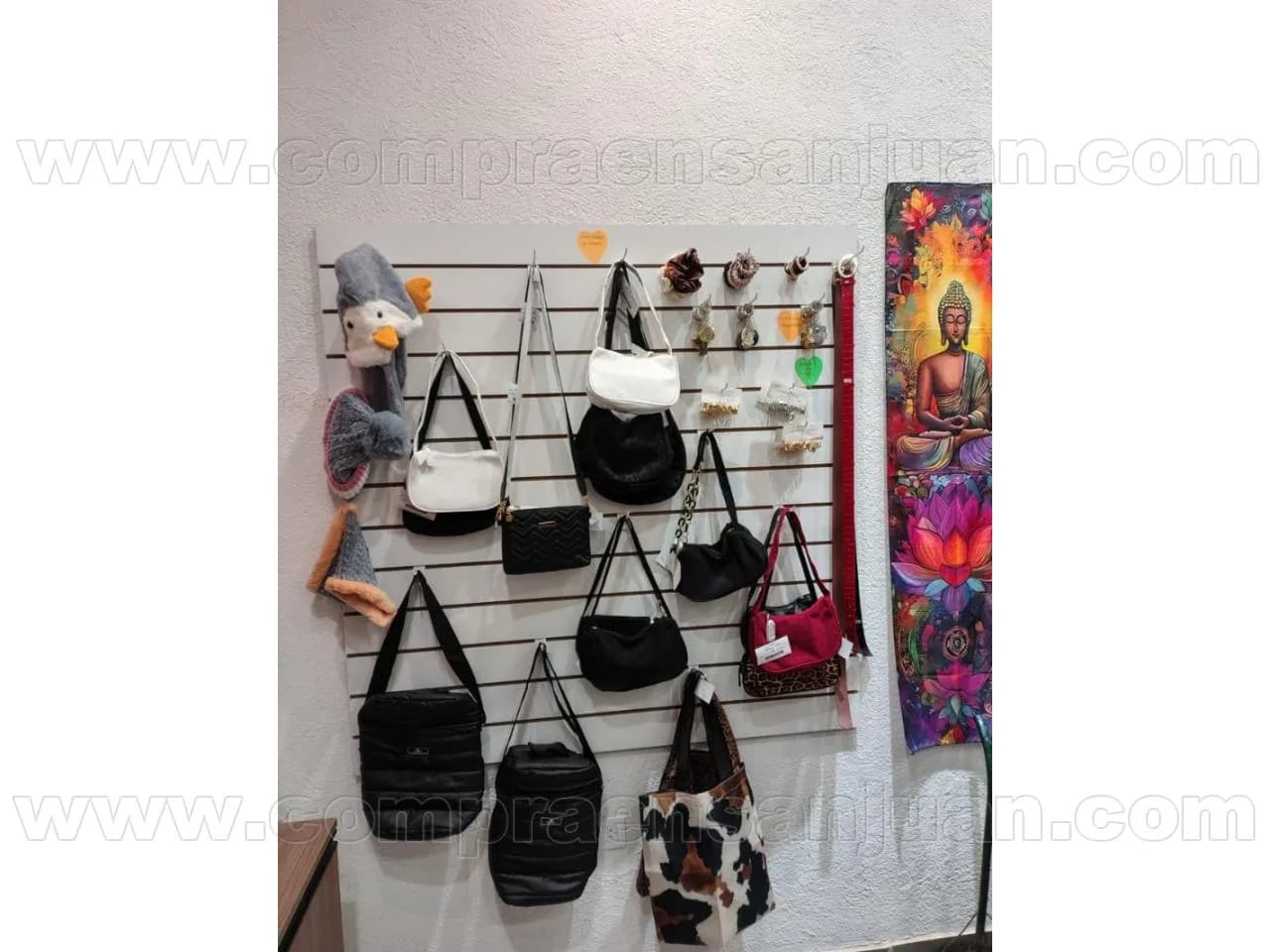 Placa Ranurada Ideal Para Exhibir Bolsos, Carteras, Bijouterie, Articulos De Bazar
