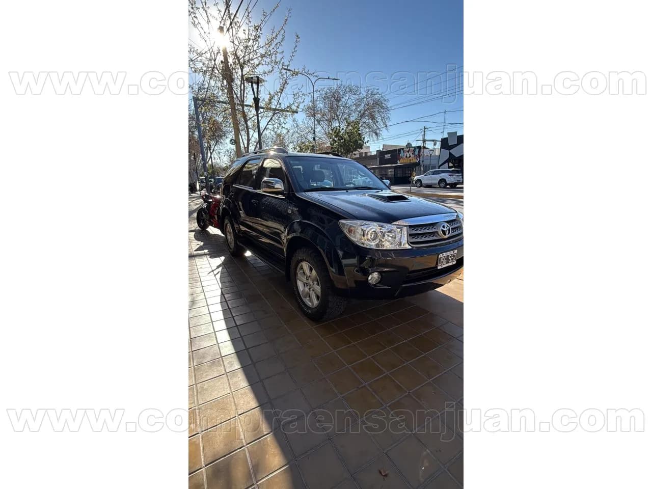 Toyota Hilux Sw4 Srv Cuero At 7 Asientos