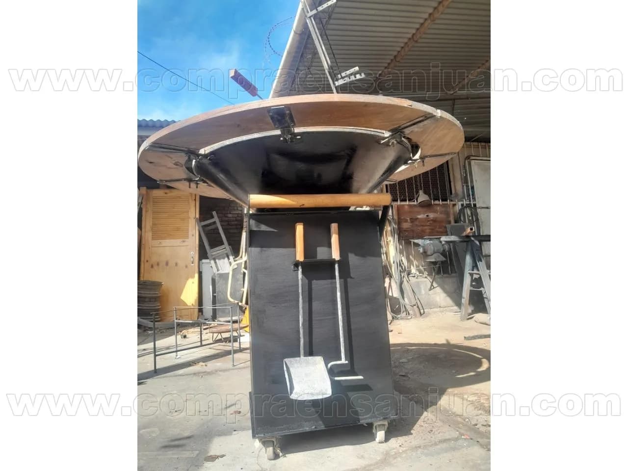 Timbal Mauna, Parrilla
