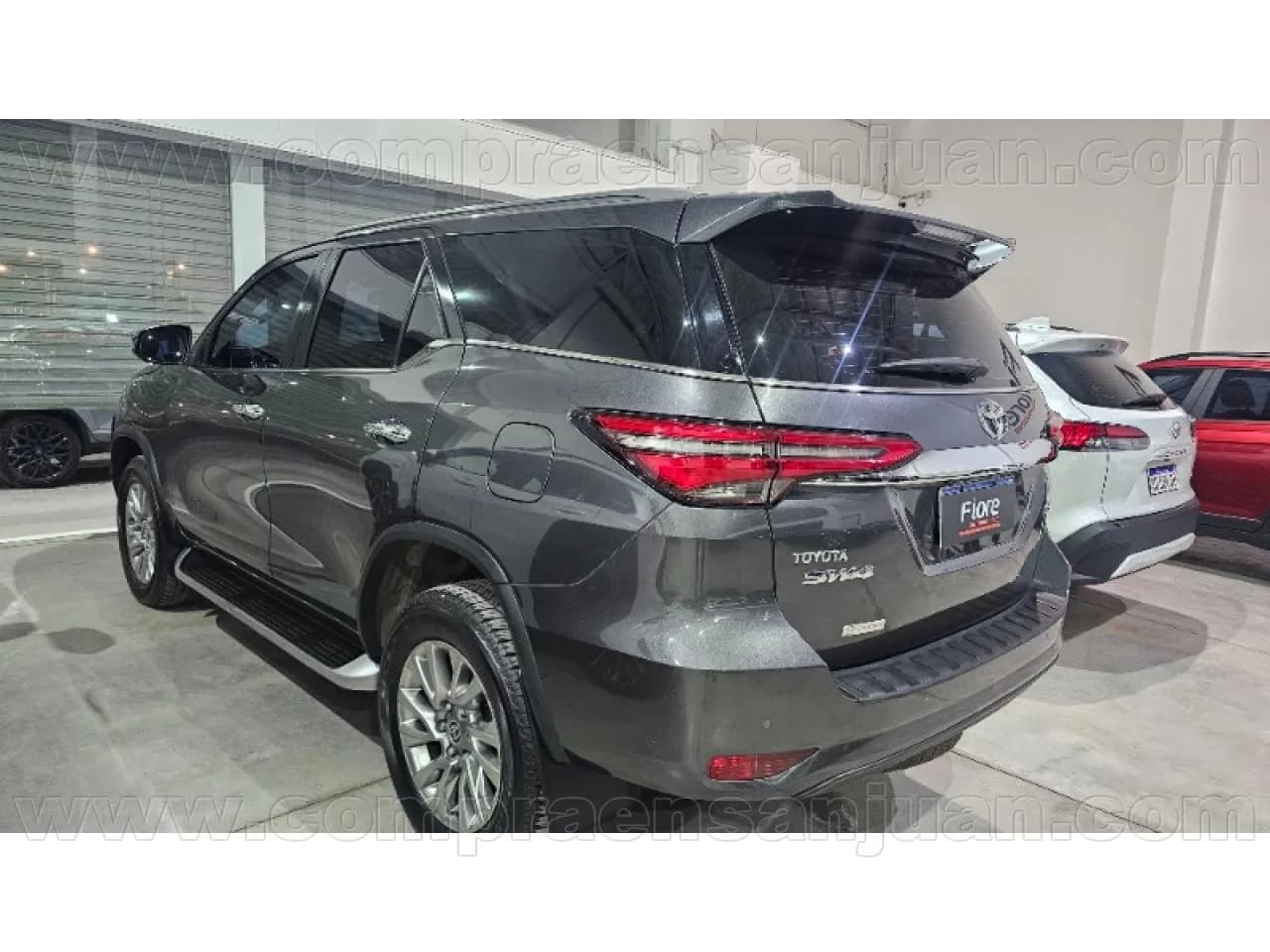 Toyota Hilux Sw4 Aut. 7 Asientos 4x4 2021 Impecable