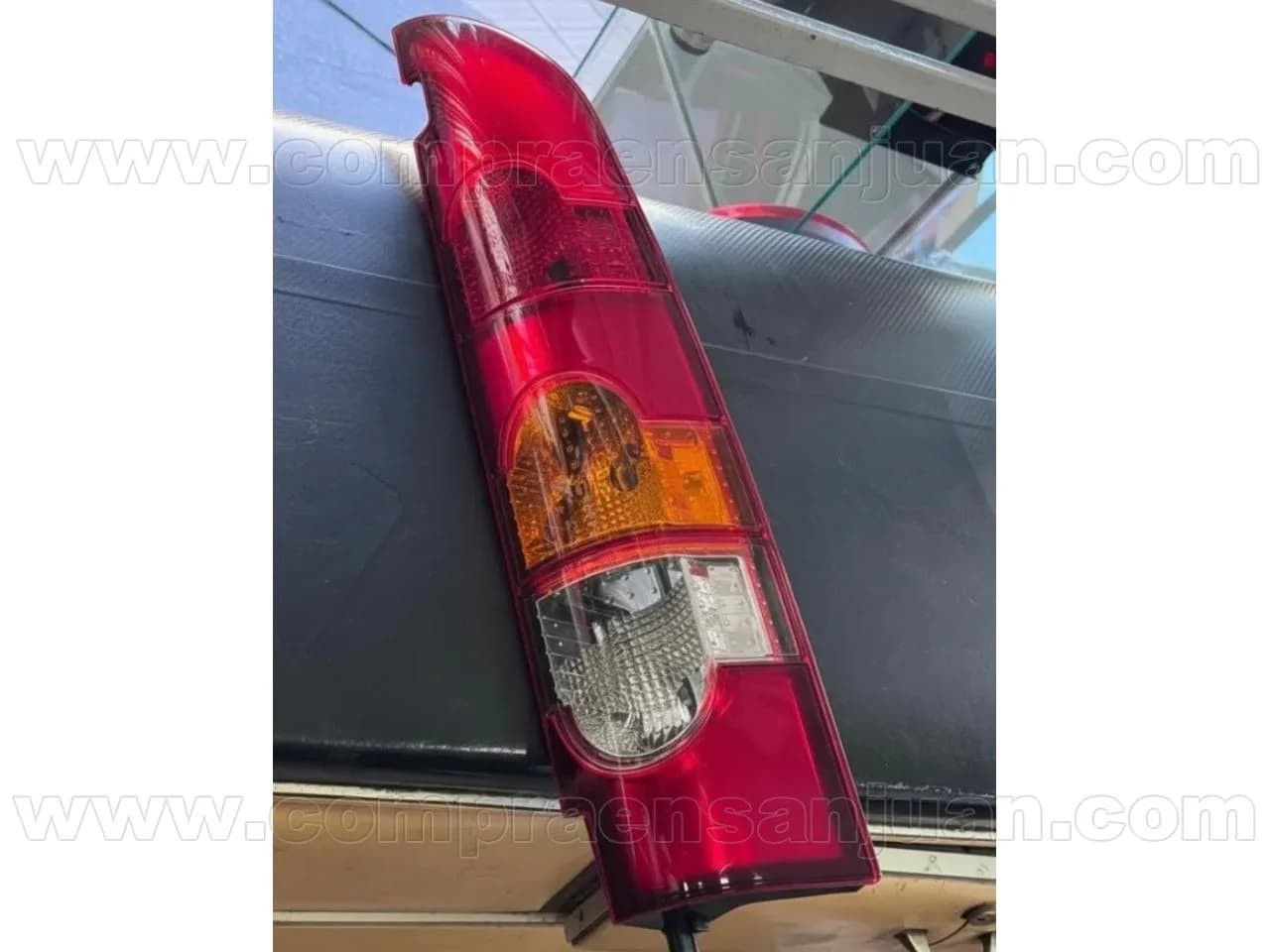 Vendo óptica Trasera Derecha Kangoo (acompañante)
