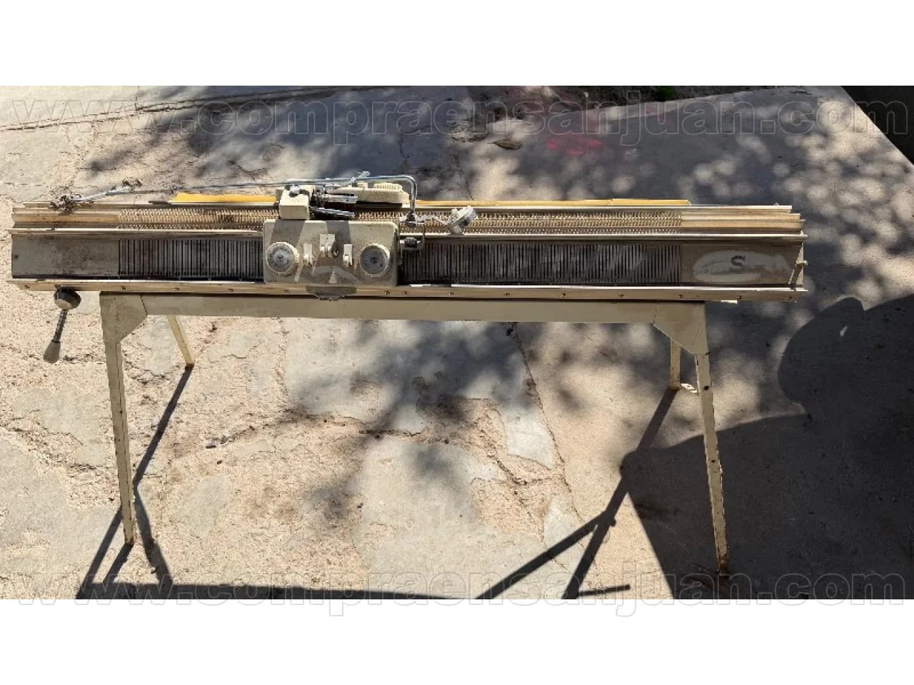 Máquina De Tejer Singer Con Accesorios