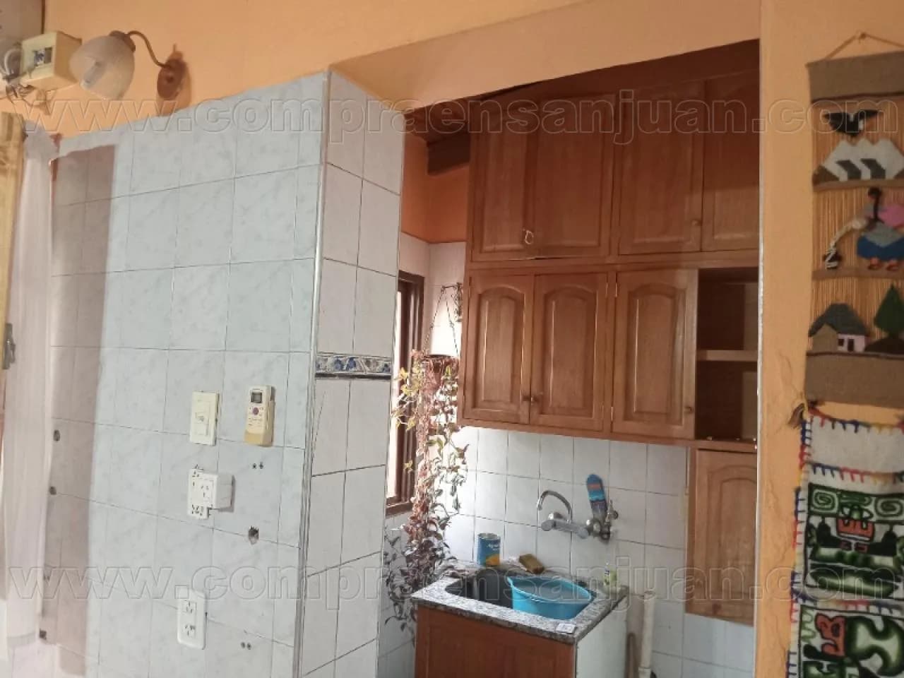 Alquiler Casa. 4 Dormitorios, 3 Baños, Living, Cocina, Comedor Aires Acondicionados, 3 Baños. Rivadavia