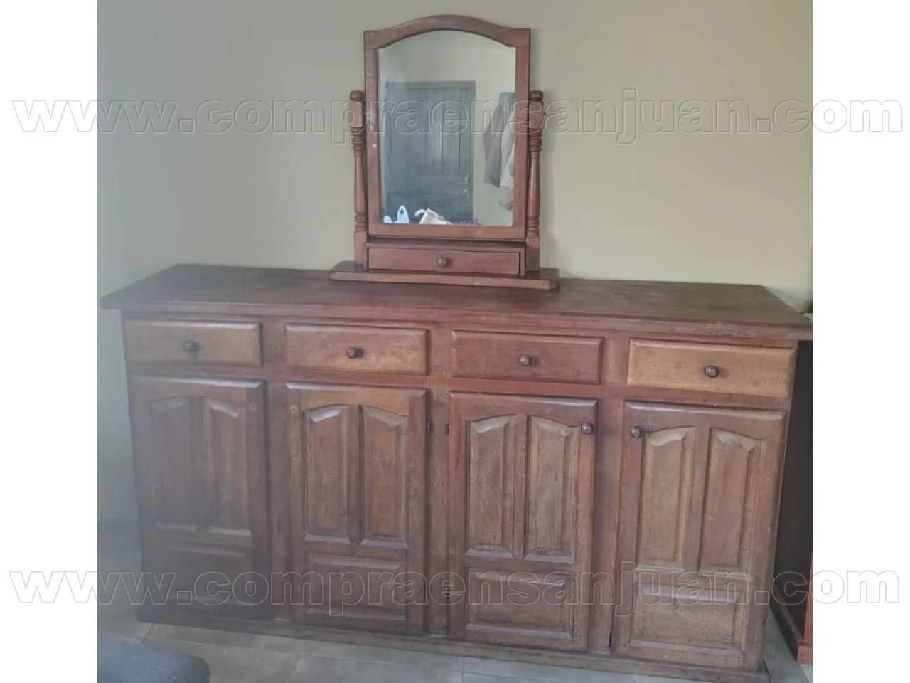 Bahiut De Algarrobo De 2 Metros De Largo Y De Regalo El Espejo - (usado Casi Nuevo)