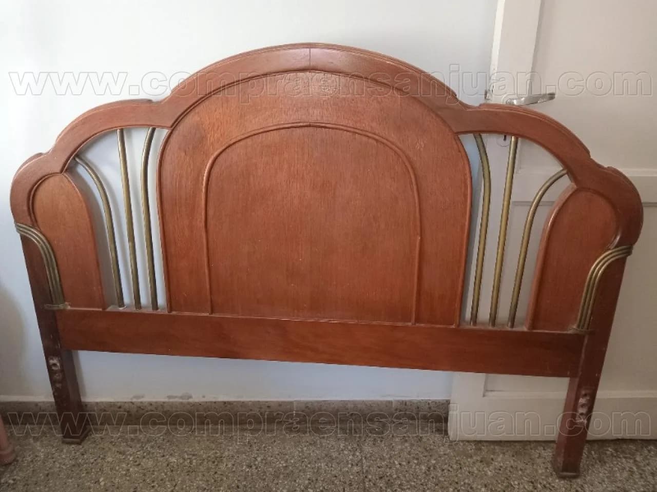 Cama Dos Plazas. Cedro Y Bronce
