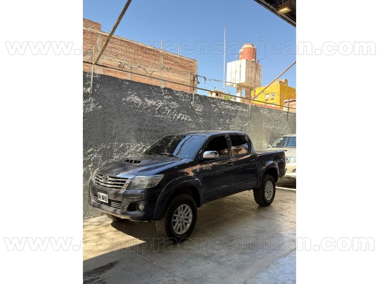 Toyota Hilux Srv At 2012