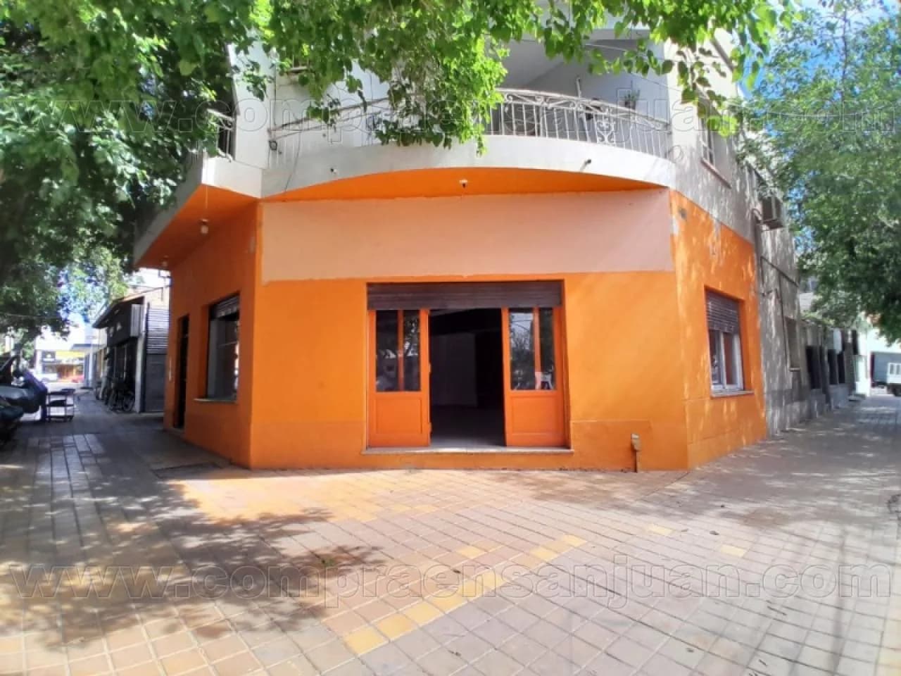 Alquiler Salón Comercial Esquina 101 M2 Capital. Mls#420981004-289