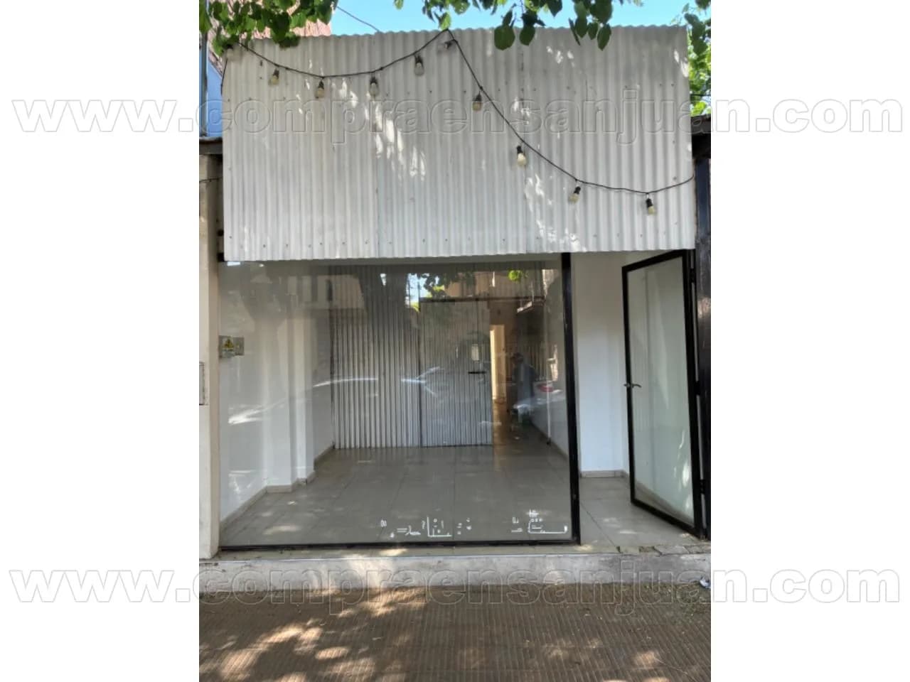 Alquiler Salon Comercial En Calle Laprida Y Jujuy. Capital