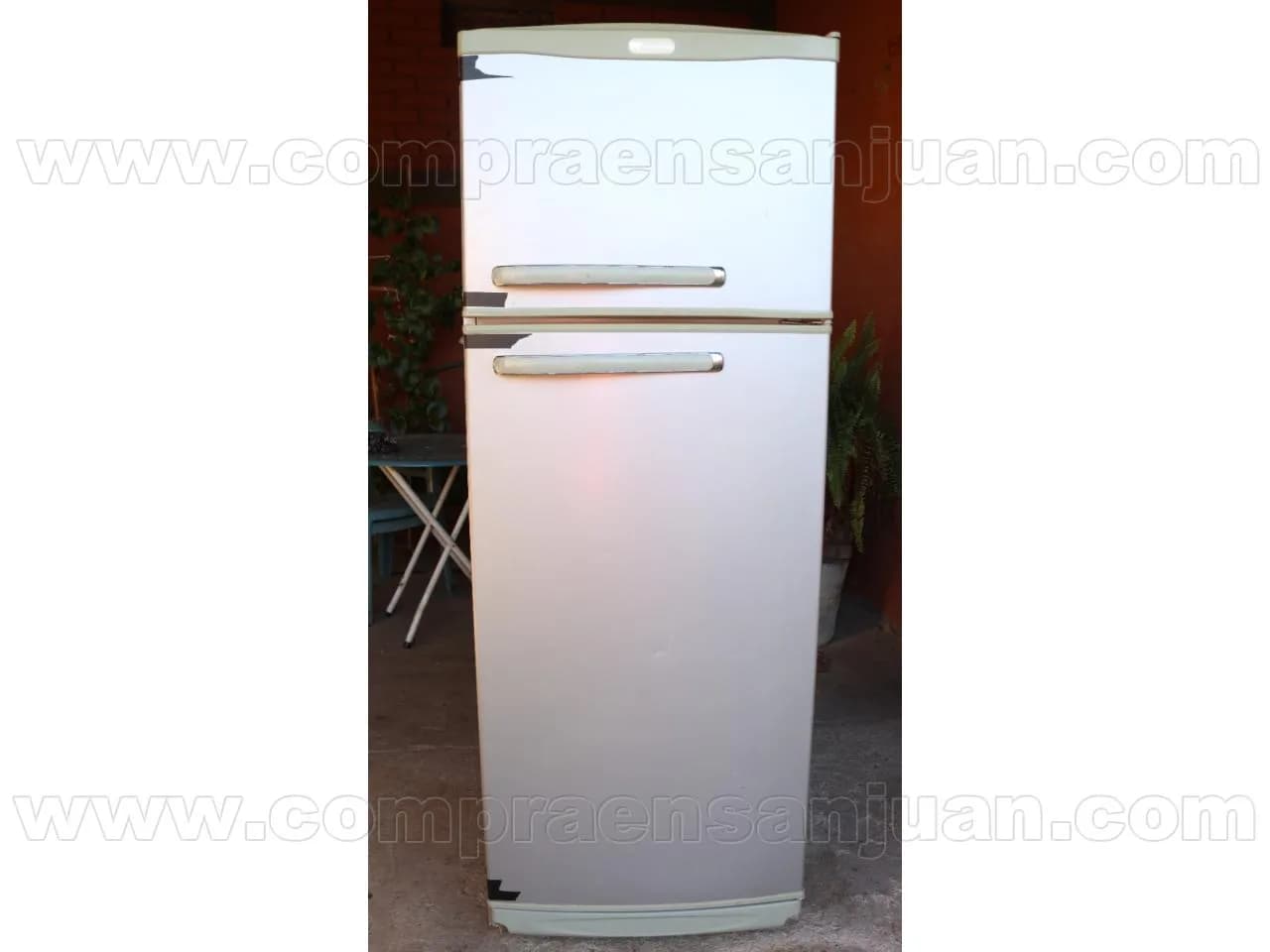 Heladera White Westinghouse De 300 Litros No Frost
