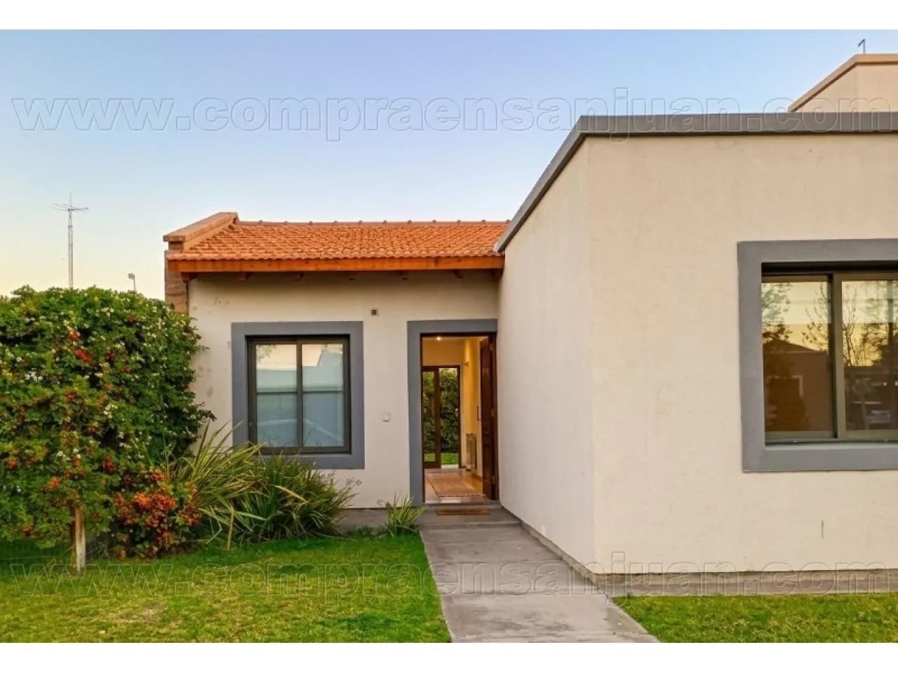 Alquiler - Casa Barrio Privado Cooperarq 7, 3 Dormitorios, 2 Baños. Capital