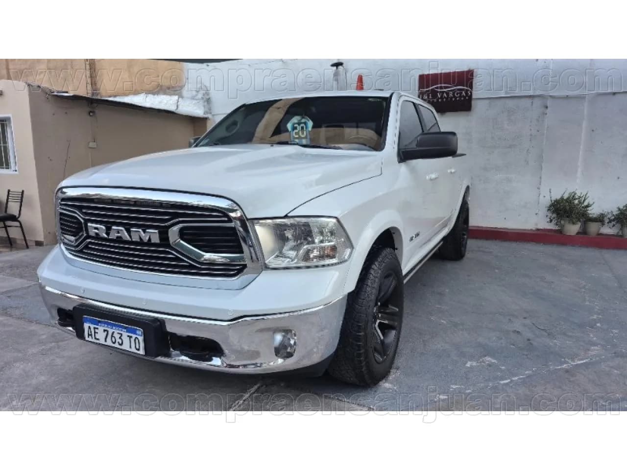 Ram 1500 Laramie V8 5.7, 2020
