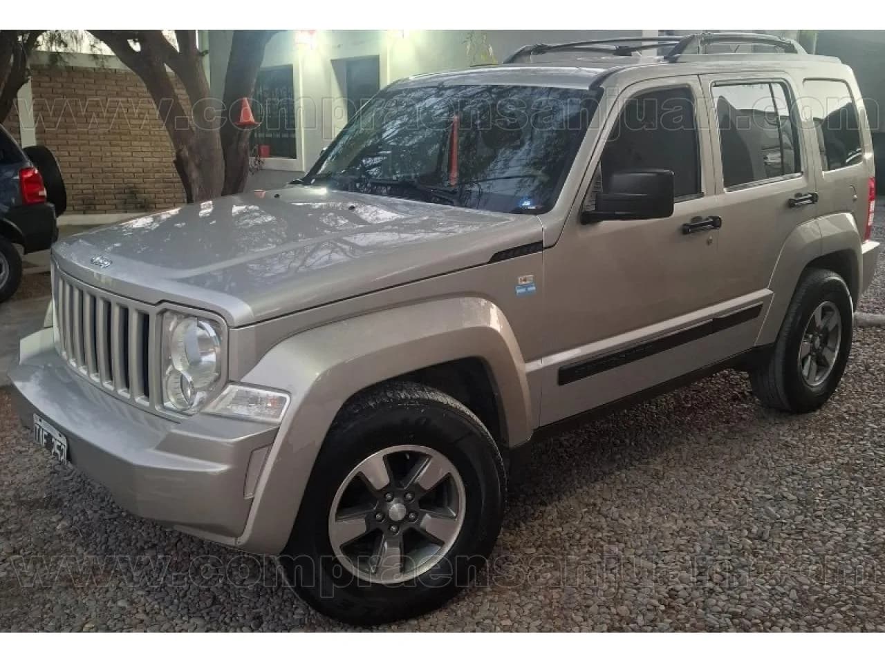 Jeep Cherokee Sport 3.7
